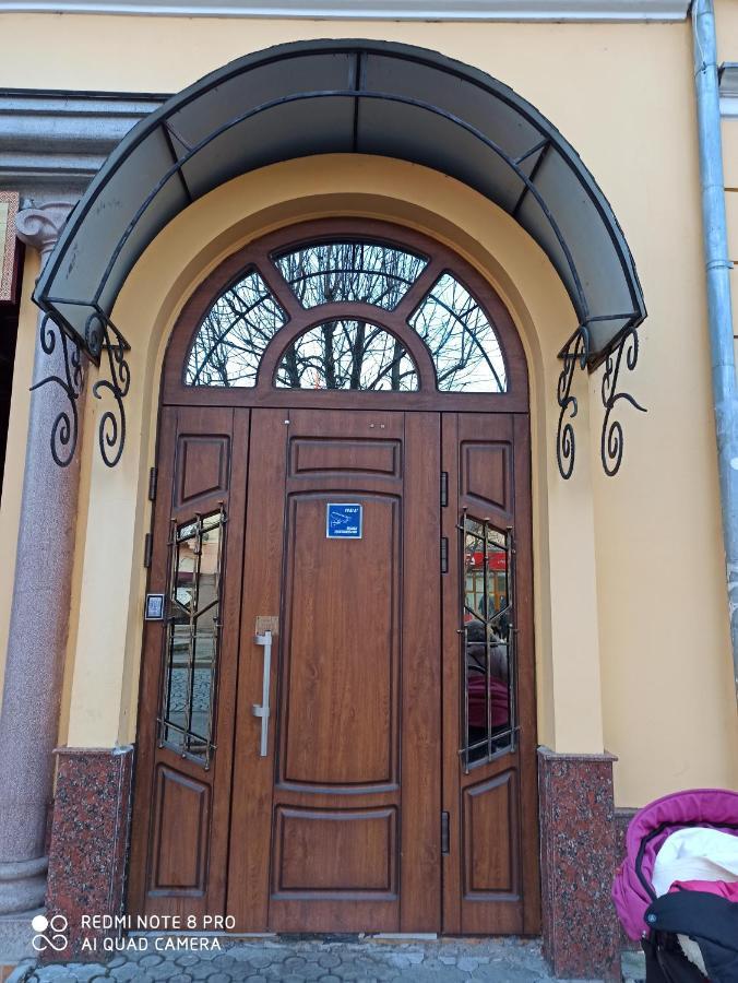 Стильні Апартаменти На Ратушній Площі 무카체베 외부 사진